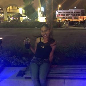 Meet your Posher, Felicia